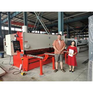 E21 Hydraulic Shearing Machine With Front Feeding Device image 3