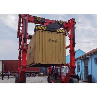 Container Straddle Carrier image 7