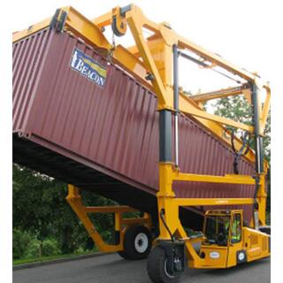 Container Straddle Carrier image 10