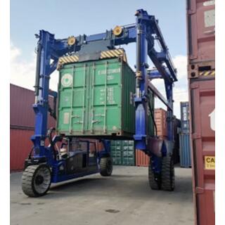 Container Straddle Carrier image 11