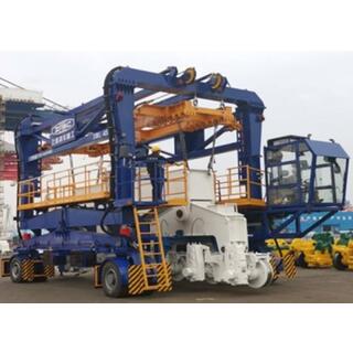 Multifunctional Container Straddle Carrier image 10