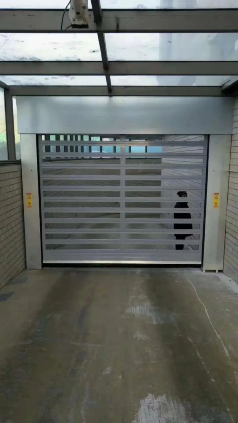 Aluminum Alloy High Speed Roller Shutter Door image 1