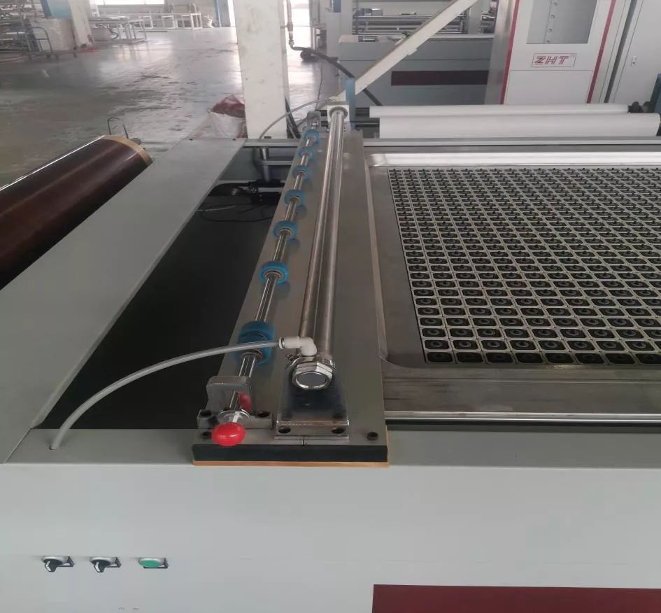 Hot Woodworking Automatic Vacuum Membrane Press Machine image 9