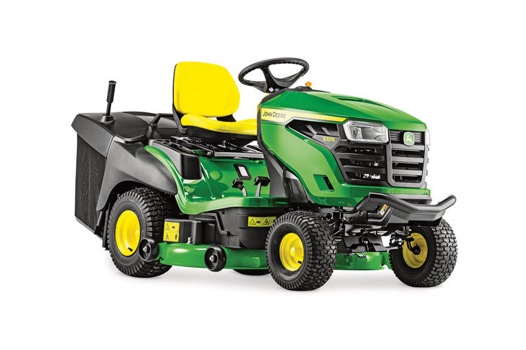 John Deere X167R Lawn Tractor image 1