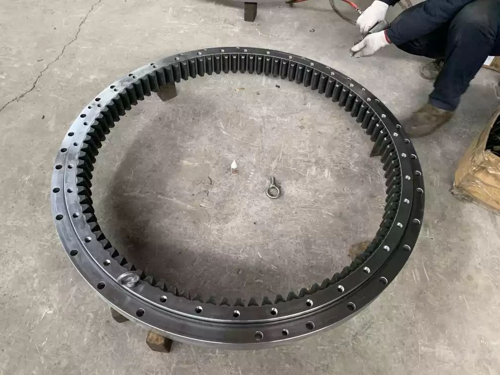 Zax200-3 Hitachi Excavator Slewing Bearing image 1